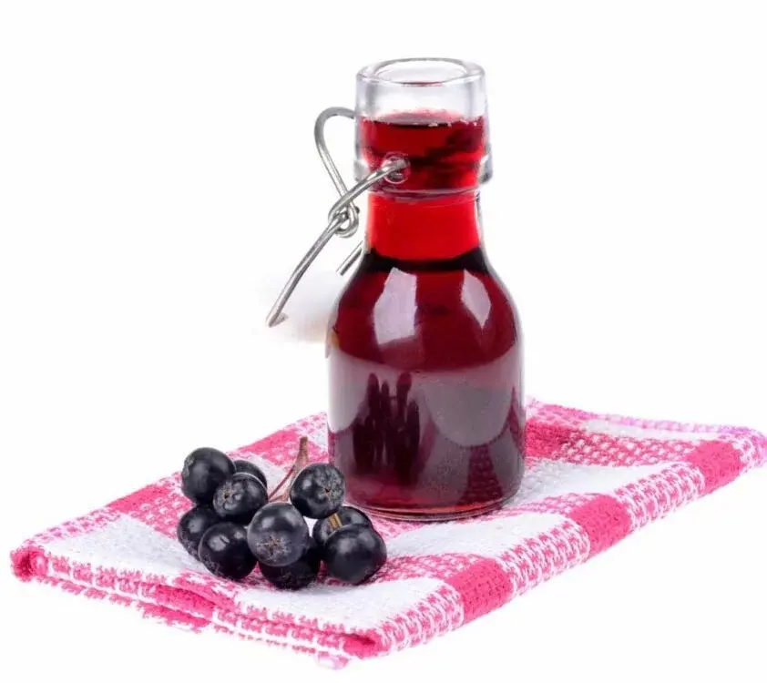 Aroniasaft auf Handtuch